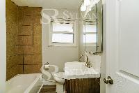 Click to view - 011-photo-main-bathroom-10067961.jpg