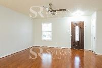 Click to view - 002-photo-living-room-12273616.jpg