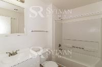 Click to view - 007-photo-main-bathroom-12537924.jpg