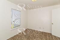 Click to view - 010-photo-bedroom-12537930.jpg