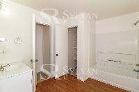 Click to view - 012-photo-bathroom-12537921.jpg