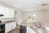 Click to view - 007-photo-kitchen-11329365.jpg