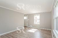 Click to view - 002-photo-living-room-10812633.jpg