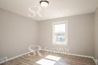 Click to view - 007-photo-main-bedroom-10812625.jpg