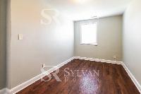 Click to view - 009-photo-bedroom-12139043.jpg