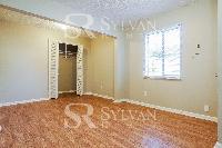 Click to view - 008-photo-main-bedroom-12350942.jpg