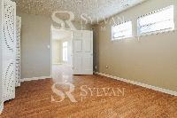 Click to view - 011-photo-bedroom-12350941.jpg