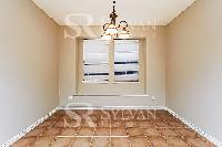 Click to view - 004-photo-breakfast-nook-12238433.jpg