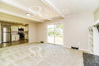 Click to view - 008-photo-family-room-11268517.jpg