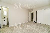 Click to view - 010-photo-bedroom-11268513.jpg