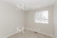 Click to view - 010-photo-bedroom-10821391.jpg