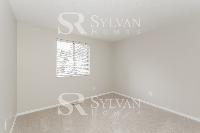 Click to view - 011-photo-bedroom-10821392.jpg