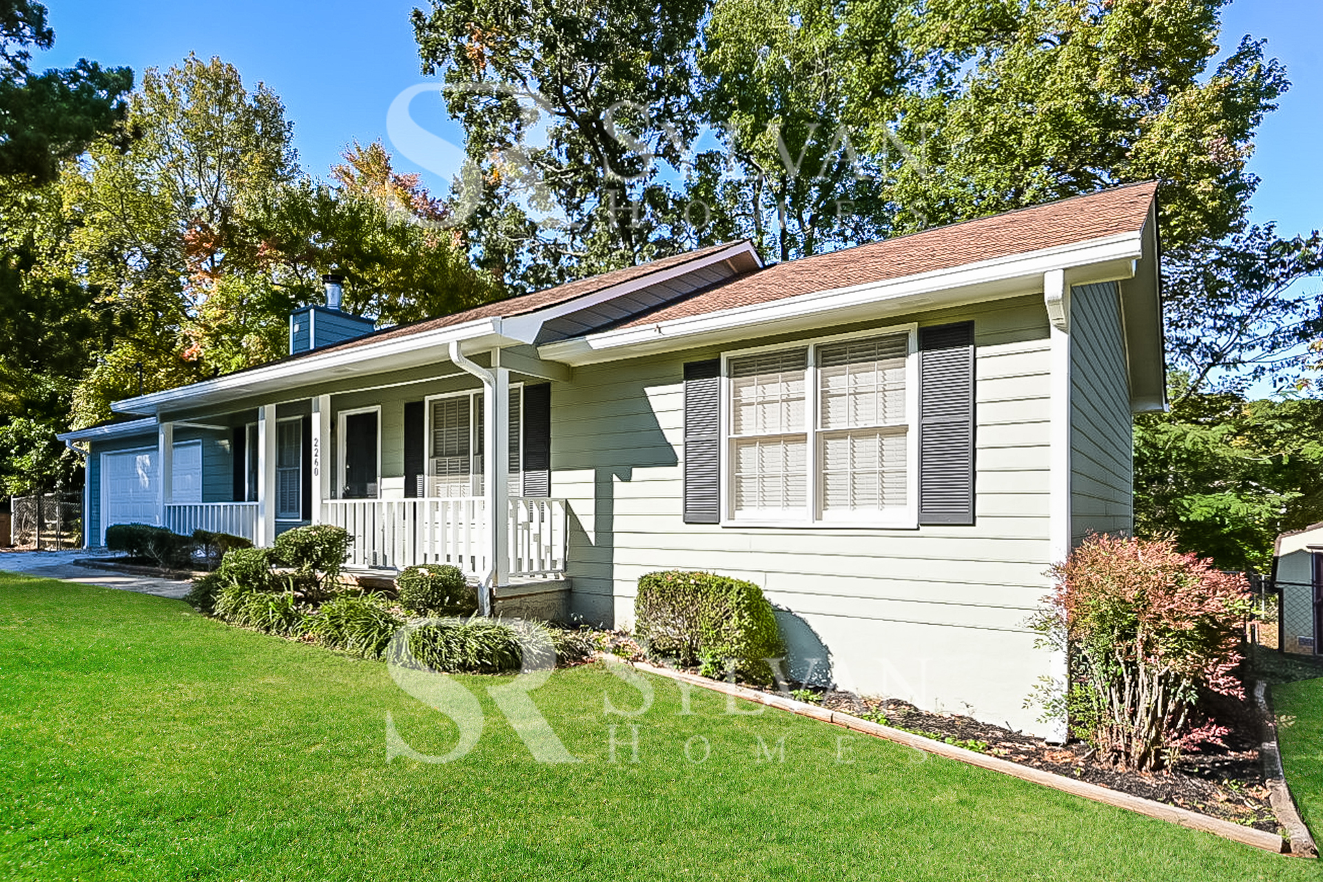 000-photo-front-view-11977738.jpg