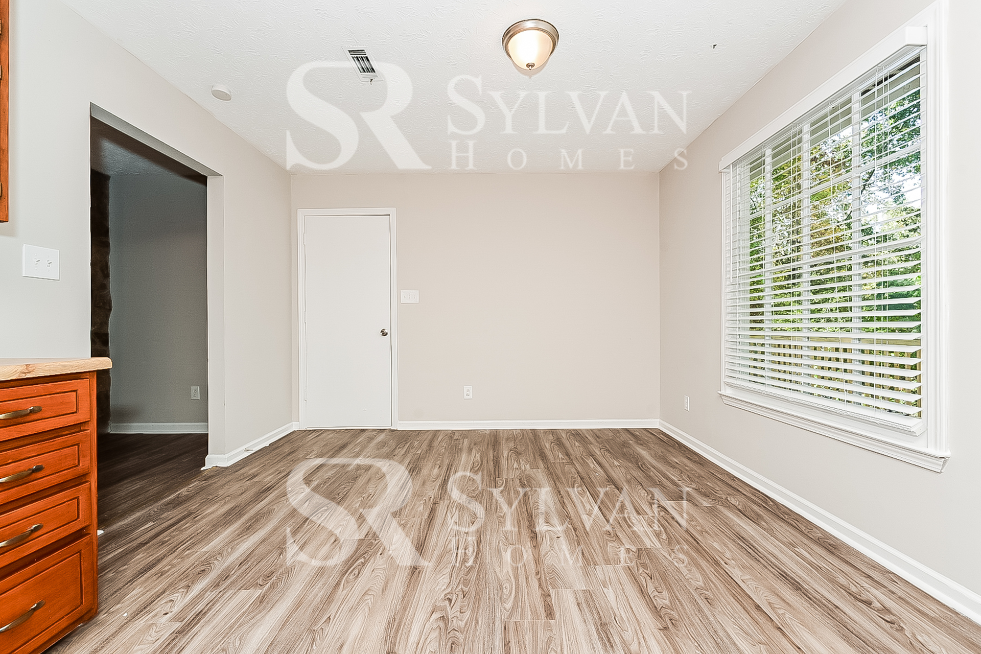 003-photo-dining-room-11977746.jpg