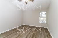 Click to view - 008-photo-main-bedroom-11995420.jpg