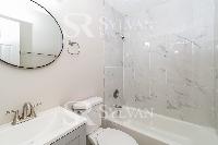 Click to view - 009-photo-main-bathroom-11995431.jpg