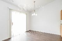 Click to view - 005-photo-dining-room-11728928.jpg