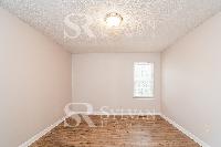 Click to view - 010-photo-bedroom-10236555.jpg