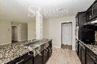 Click to view - 004-photo-kitchen-13852019.jpg