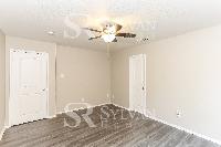 Click to view - 008-photo-main-bedroom-11883812.jpg