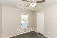 Click to view - 010-photo-bedroom-11883823.jpg