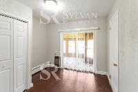 Click to view - 009-photo-main-bedroom-10896554.jpg