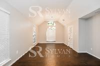 Click to view - 004-photo-dining-room-11832816.jpg