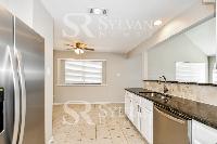 Click to view - 006-photo-kitchen-11832807.jpg