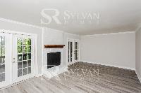 Click to view - 002-photo-living-room-10855921.jpg