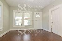 Click to view - 002-photo-living-room-7689123.jpg