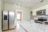 Click to view - 005-photo-kitchen-7689117.jpg