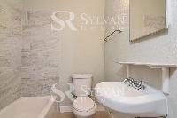 Click to view - 009-photo-master-bathroom-7689115.jpg