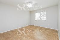 Click to view - 007-photo-main-bedroom-11981081.jpg