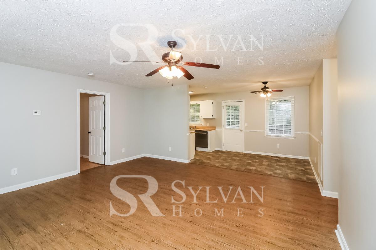 004-photo-living-room-11641165.jpg