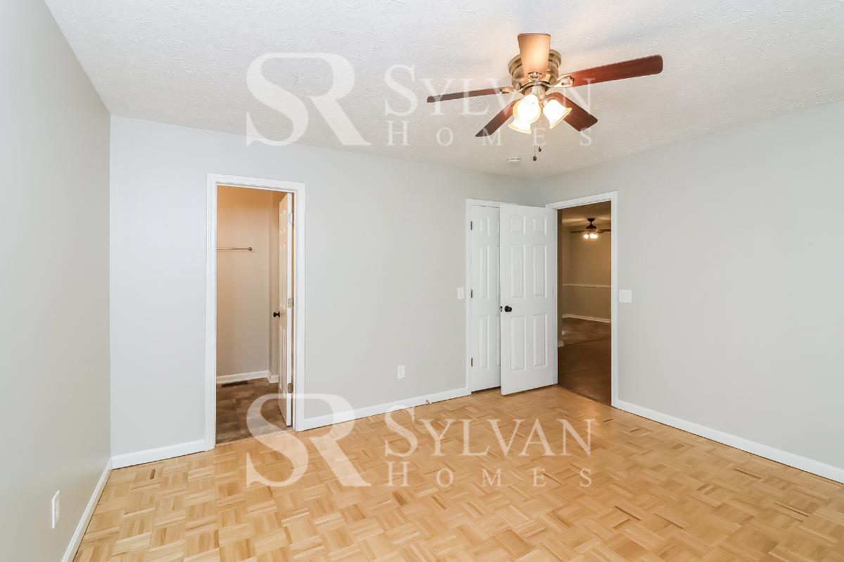 010-photo-main-bedroom-11641162.jpg