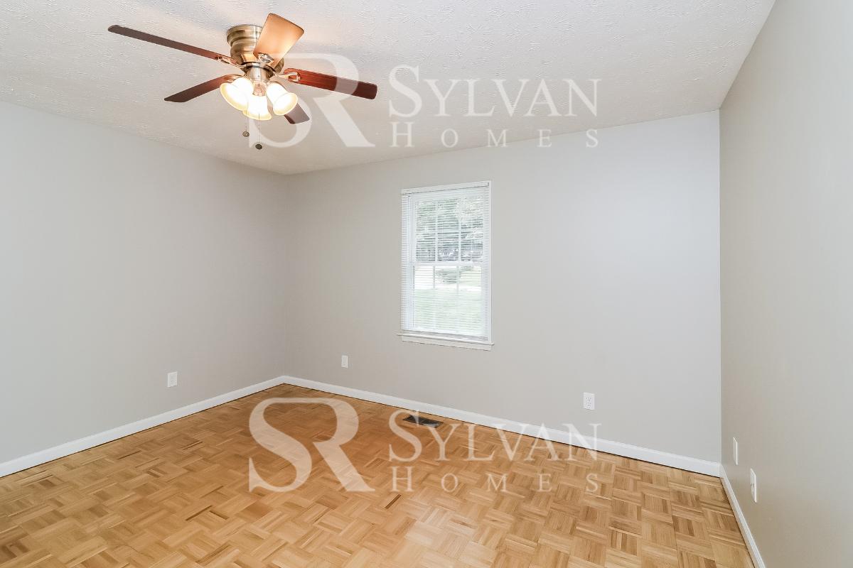 011-photo-main-bedroom-11641161.jpg