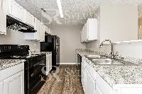 Click to view - 004-photo-kitchen-9675238.jpg