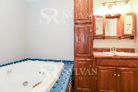 Click to view - 010-photo-main-bathroom-11419692.jpg