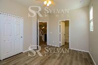 Click to view - 010-photo-bedroom-11703455.jpg