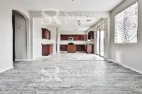 Click to view - 001-photo-living-room-12275704.jpg