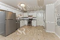 Click to view - 002-photo-kitchen-11744129.jpg