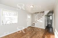 Click to view - 003-photo-living-room-10481661.jpg