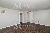 Click to view - 009-photo-main-bedroom-10481658.jpg