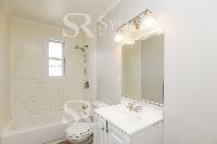 Click to view - 010-photo-main-bathroom-10481652.jpg