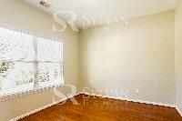 Click to view - 010-photo-bedroom-11522003.jpg