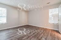 Click to view - 007-photo-main-bedroom-11794966.jpg