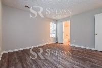 Click to view - 008-photo-main-bedroom-11794967.jpg