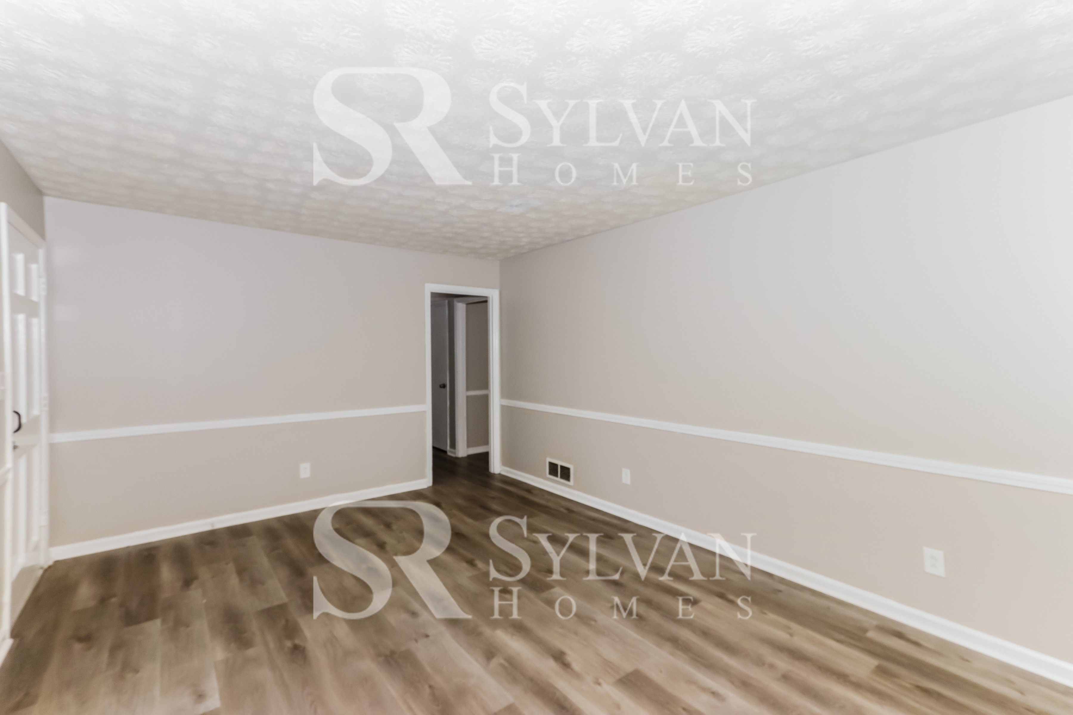 004-photo-main-bedroom-12769737.jpg