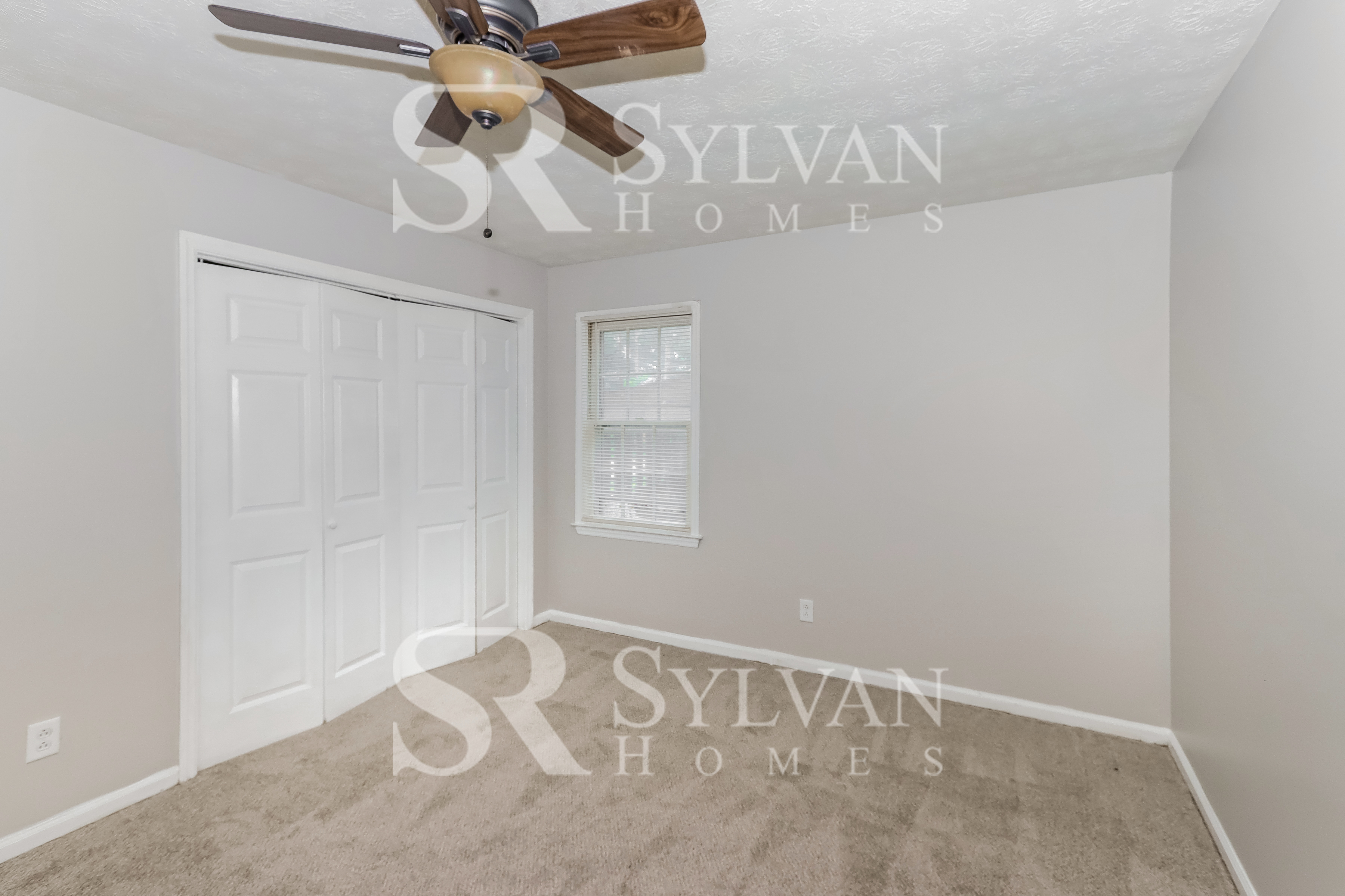 008-photo-bedroom-12769743.jpg