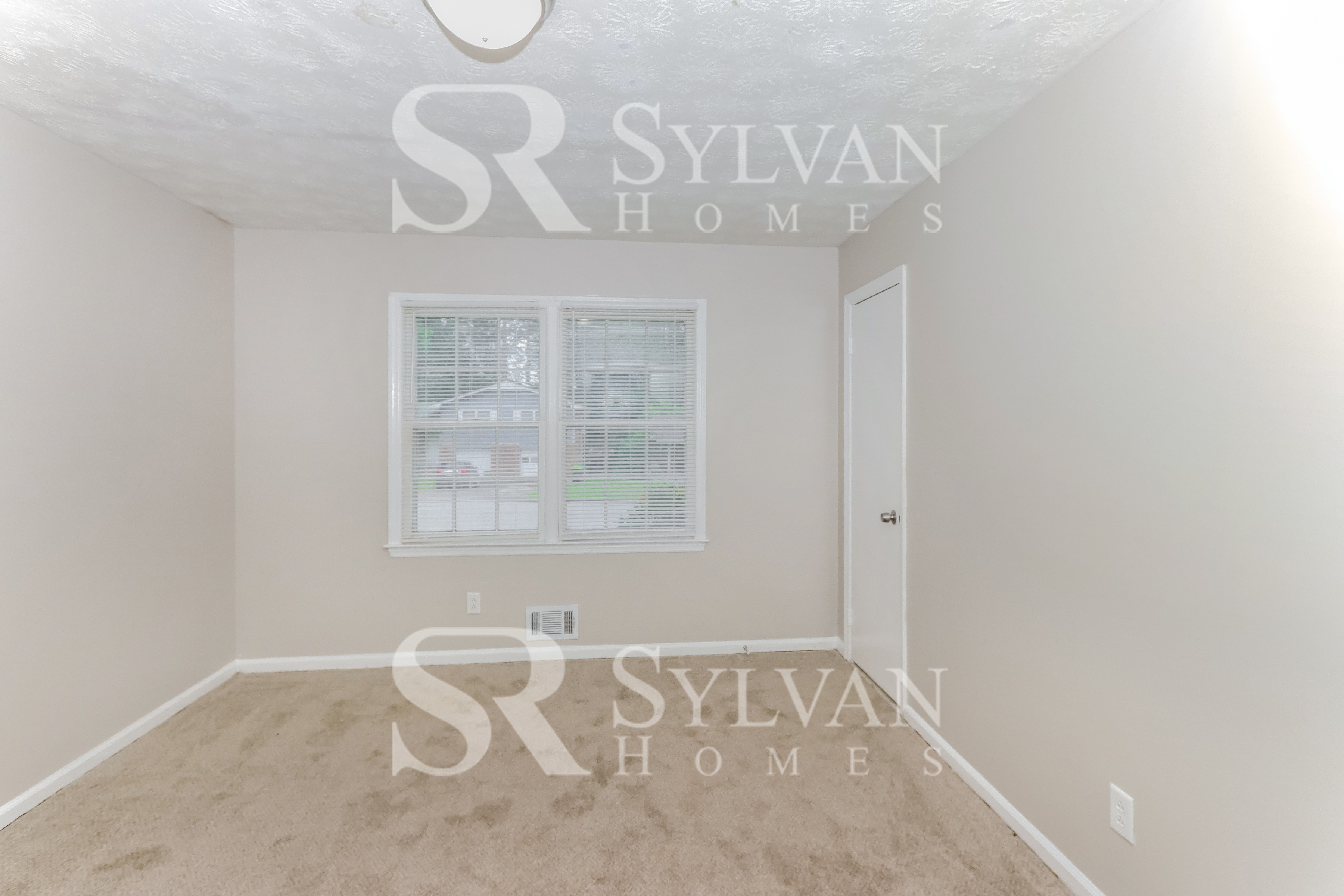 011-photo-bedroom-12769746.jpg